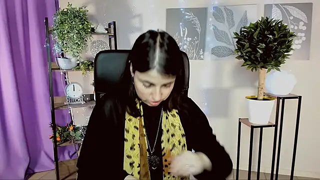 MartaEdams online show from April 2026 06:00:02 AM