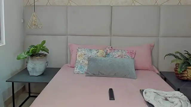 SamayRyann online show from April 2026 01:40:01 PM