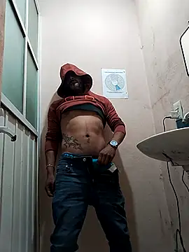 Snapshot of wolfsexmxn chatting on February 2026 05:39:02 AM wolfsexmxn online show from February 2026 05:39:02 AM