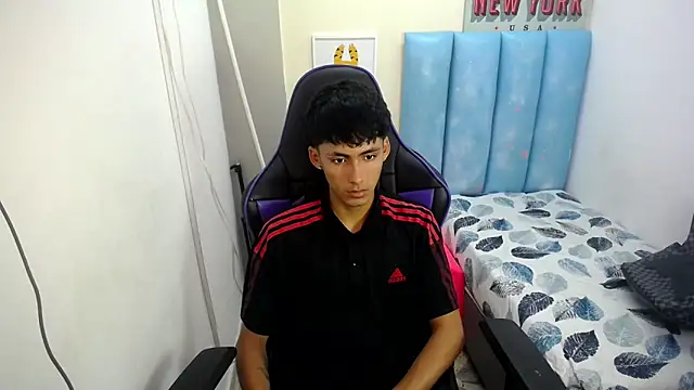 yiisu  online show from September 2025 06:29:02 PM