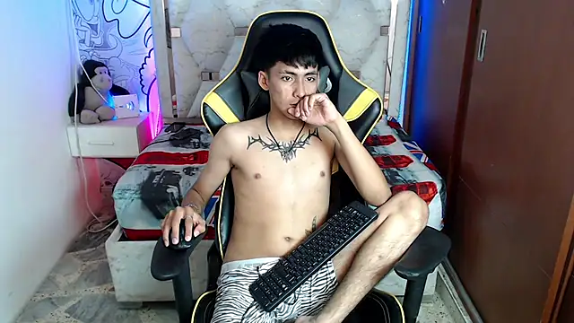 yiisu  online show from September 2025 06:08:02 PM