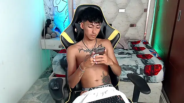 Snapshot of yiisu_ chatting on October 2025 06:15:02 PM yiisu online show from October 2025 06:15:02 PM