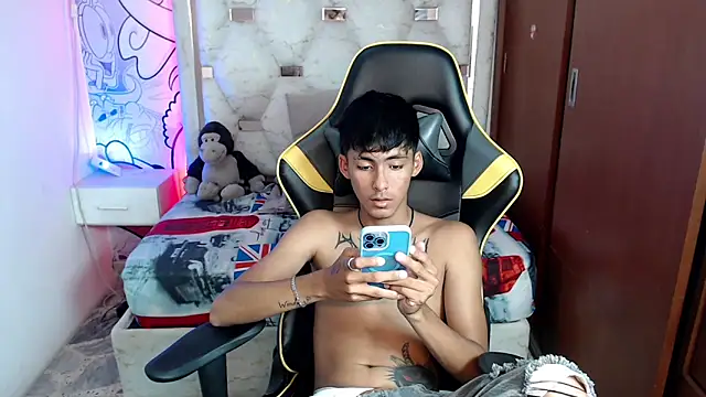 Snapshot of yiisu_ chatting on October 2025 06:18:02 PM yiisu online show from October 2025 06:18:02 PM