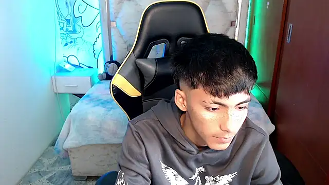 Snapshot of yiisu_ chatting on October 2025 12:17:01 PM yiisu online show from October 2025 12:17:01 PM