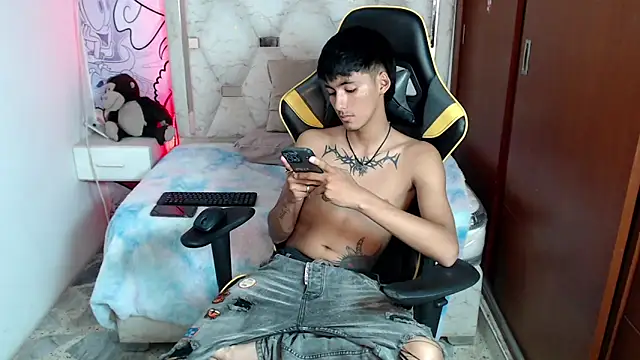 Snapshot of yiisu_ chatting on October 2025 06:31:01 PM yiisu online show from October 2025 06:31:01 PM