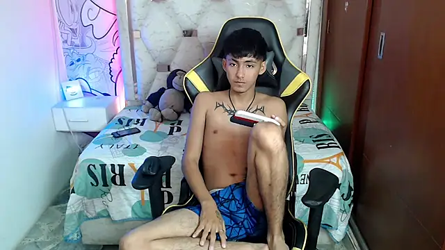 Snapshot of yiisu_ chatting on November 2025 12:33:01 PM yiisu online show from November 2025 12:33:01 PM