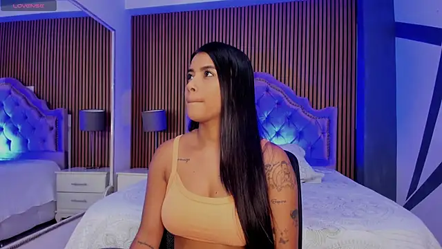 Snapshot of SelenaStonne chatting on September 2025 08:09:01 PM SelenaStonne online show from September 2025 08:09:01 PM