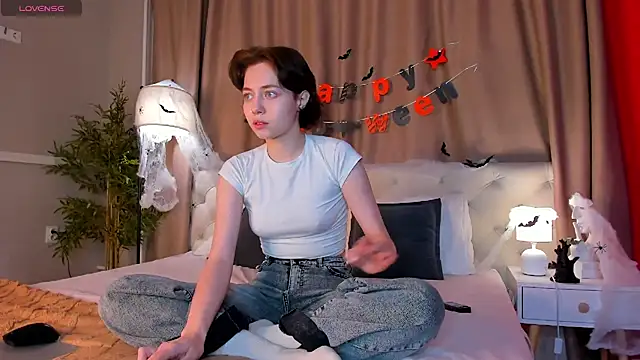 Snapshot of Skelerata chatting on October 2025 01:11:01 AM Skelerata online show from October 2025 01:11:01 AM