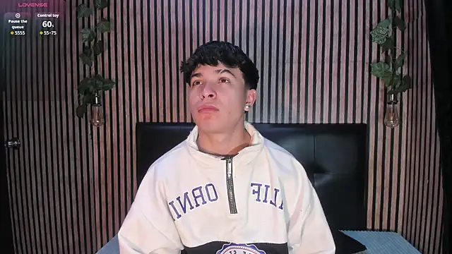 Felipe boy1 online show from September 2025 04:01:02 AM