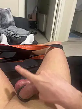 merdo02 online show from April 2026 12:00:02 PM