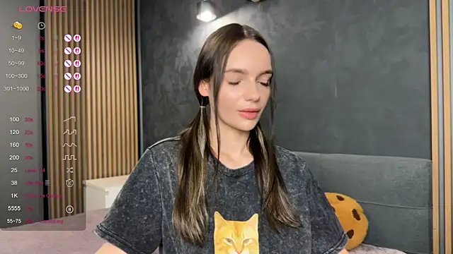 litlle angelll online show from April 2026 06:10:01 PM