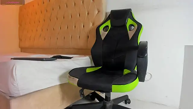 Darkknightx01 online show from September 2025 12:43:02 AM