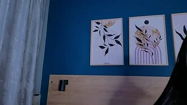 SarahMiler  online show from October 2025 11:55:02 AM