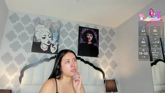 SarahMiler  online show from October 2025 07:48:02 PM