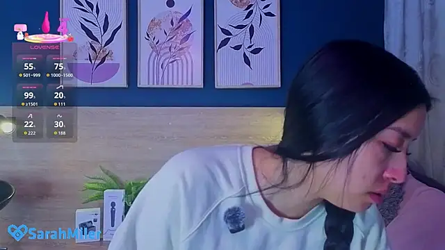 Snapshot of SarahMiler_ chatting on April 2026 12:06:02 PM SarahMiler online show from April 2026 12:06:02 PM