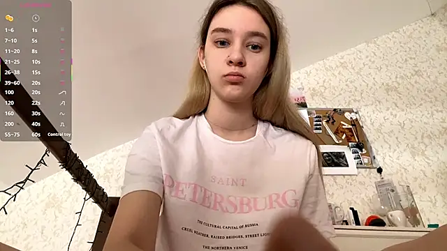 Snapshot of DanaCore chatting on October 2025 07:41:01 AM DanaCore online show from October 2025 07:41:01 AM