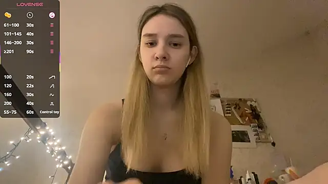 Snapshot of DanaCore chatting on October 2025 07:36:02 PM DanaCore online show from October 2025 07:36:02 PM