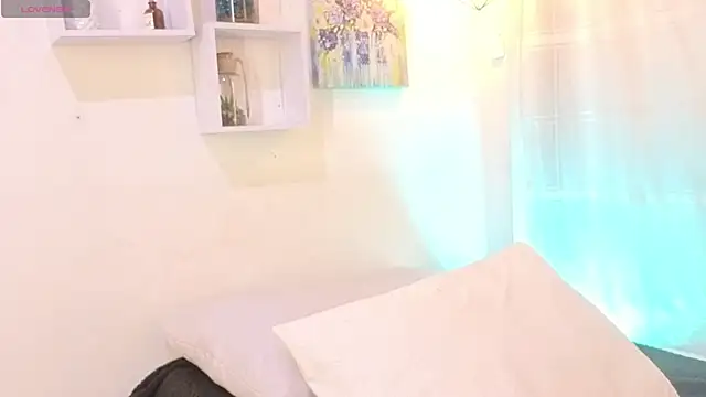 Samaraa Smith online show from February 2026 11:04:01 AM