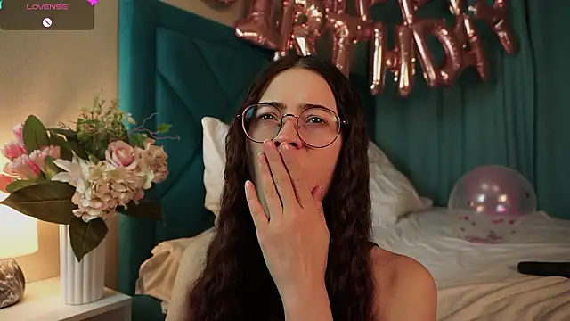 ywixos online show from February 2026 02:29:01 PM