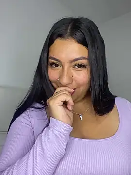 Issa Santana online show from April 2026 08:39:02 PM