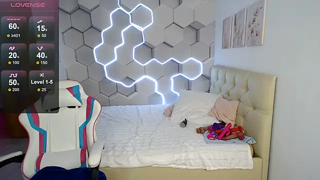 Snapshot of aliicemeow chatting on May 2026 02:19:01 AM aliicemeow online show from May 2026 02:19:01 AM