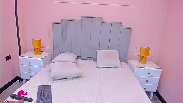gabriela lux online show from September 2025 11:55:01 AM
