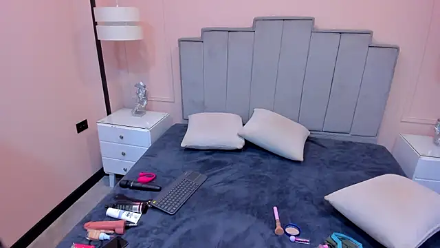 gabriela lux online show from October 2025 11:38:02 AM