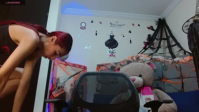 Kitty Slim online show from October 2025 01:32:01 PM