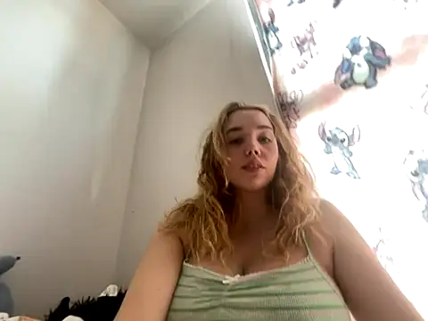violetcutie online show from September 2025 02:30:01 PM