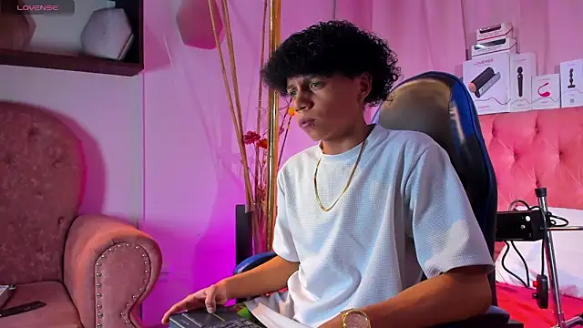  taylor black online show from April 2026 09:38:02 PM