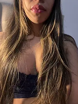 Mayalorenz online show from February 2026 09:40:01 PM