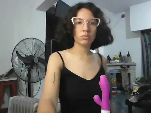 Snapshot of loliporomero chatting on September 2025 10:44:02 PM loliporomero online show from September 2025 10:44:02 PM