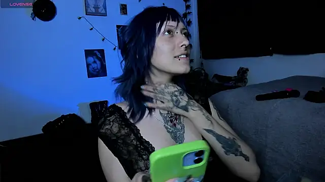 Snapshot of kattusauruss chatting on October 2025 03:40:01 AM kattusauruss online show from October 2025 03:40:01 AM