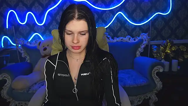 Neyla Charm online show from October 2025 06:52:02 PM