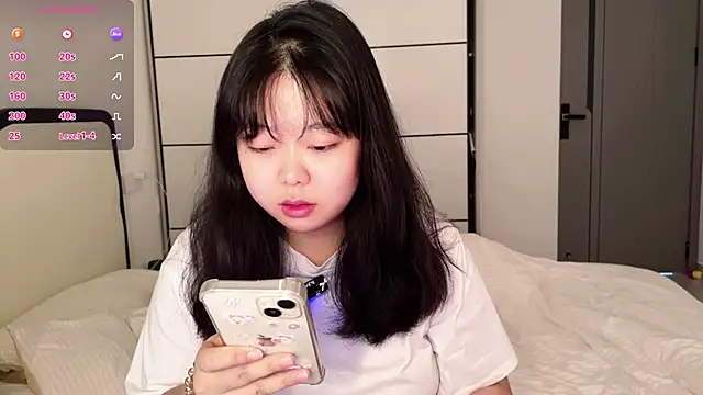 Kittenfishing online show from September 2025 03:50:02 AM