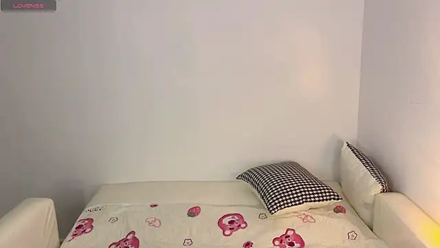 Kittenfishing online show from September 2025 03:56:01 PM