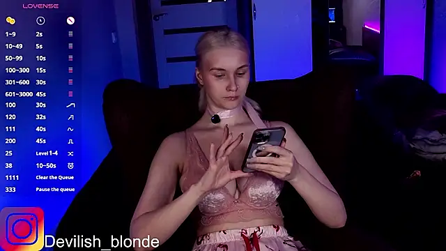 Snapshot of HitchcocianBlonde chatting on March 2026 06:46:02 PM HitchcocianBlonde online show from March 2026 06:46:02 PM