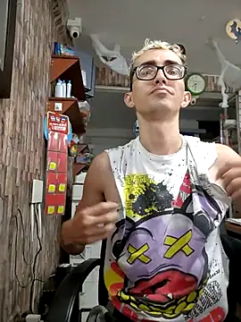 Snapshot of moorejhosua chatting on October 2025 12:27:01 PM moorejhosua online show from October 2025 12:27:01 PM