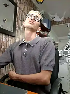 Snapshot of moorejhosua chatting on October 2025 09:04:01 PM moorejhosua online show from October 2025 09:04:01 PM