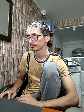 Snapshot of moorejhosua chatting on November 2025 01:35:02 PM moorejhosua online show from November 2025 01:35:02 PM