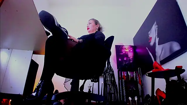 demisweet online show from November 2025 09:31:01 PM