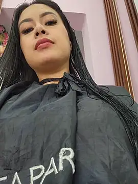 CrisMarulanda online show from November 2025 04:07:01 PM