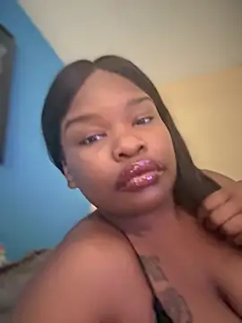 Snapshot of succubusebony chatting on October 2025 08:20:02 PM succubusebony online show from October 2025 08:20:02 PM