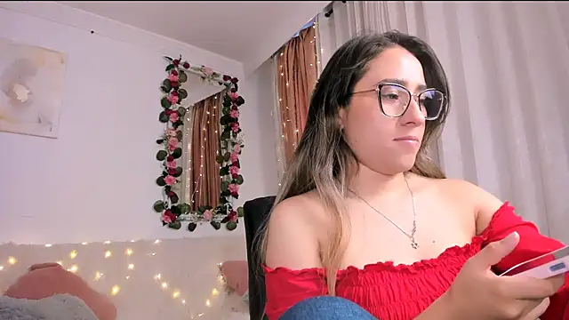 Sara kaic online show from May 2026 05:29:01 PM