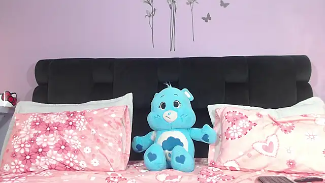 KendallWings online show from October 2025 06:17:01 PM