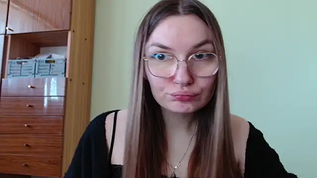 LooveELLYx online show from March 2026 08:26:33 AM