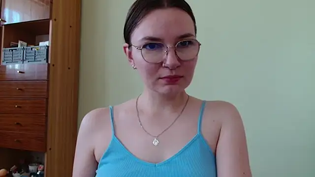 Snapshot of LooveELLYx chatting on July 2026 06:28:01 AM LooveELLYx online show from July 2026 06:28:01 AM