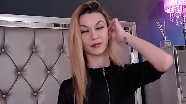 Snapshot of MayaHale chatting on February 2026 11:53:01 AM MayaHale online show from February 2026 11:53:01 AM