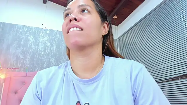 lissa jhonsoon online show from November 2025 02:03:01 AM