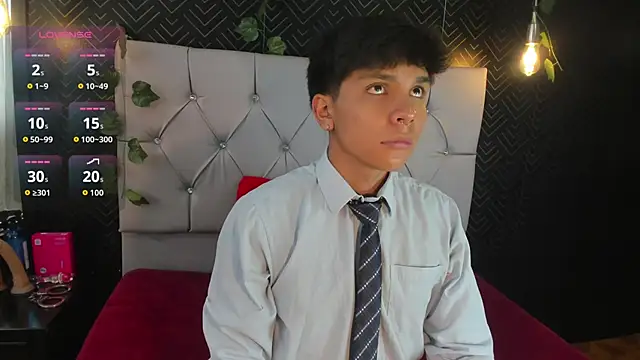 Thiago Kozak online show from October 2025 12:38:02 PM